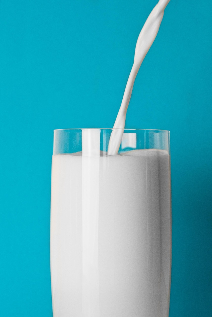 光明乳业近期事件深度剖析，探究光明牛奶背后的故事
